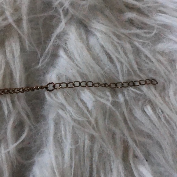 ✨2 for 15✨ Gold heart necklace💛 - Picture 4 of 4